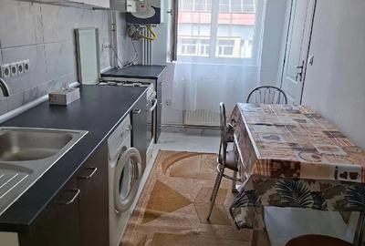 Apartament cu 2 camere decomandat în Exterior Vest