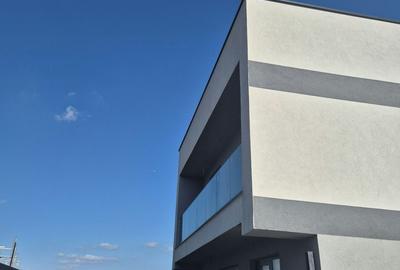Casă cu 4 camere cu Teren 132 Mp în Central