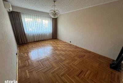 Apartament cu 3 camere decomandat în Rogerius