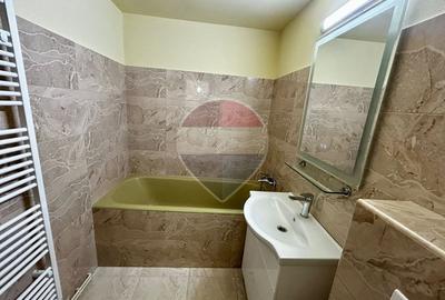 Apartament cu 2 camere decomandat în Republicii - 8