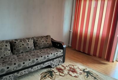 Apartament cu 2 camere decomandat în Casa de Cultură