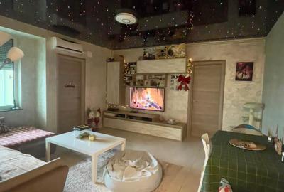 Apartament cu 3 camere decomandat, mobilat în Faleza Nord