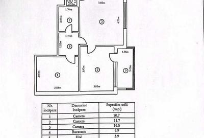 Apartament cu 3 camere semidecomandat în Splai Bahlui
