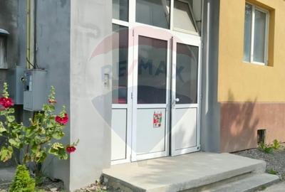 Apartament cu 3 camere semidecomandat în Sud - 1
