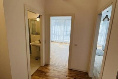 Apartament cu 3 camere semidecomandat în Exterior Est