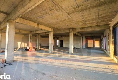 Spațiu comercial, de 435 mp, în Central - 7