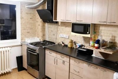 Apartament cu 3 camere semidecomandat în Central - 3