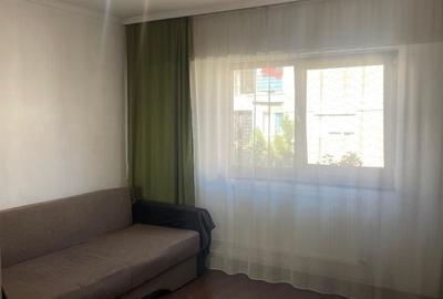 Garsonieră decomandată în Rogerius