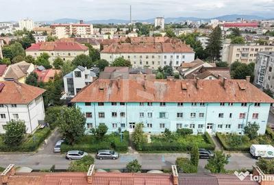 Garsonieră decomandată în Tractorul
