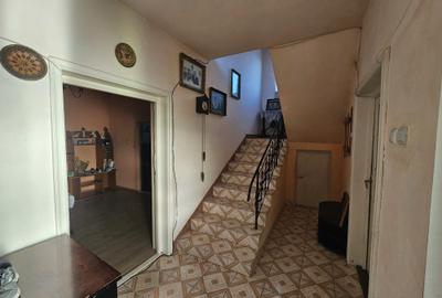 Casă cu 2 camere în Central - 1