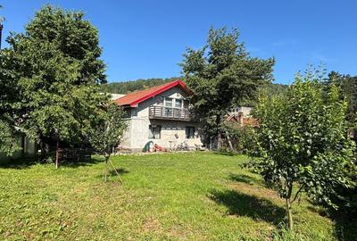 Casă cu 3 camere în Petros