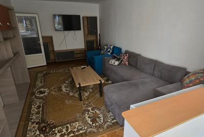 Apartament cu 3 camere decomandat, mobilat în Astra