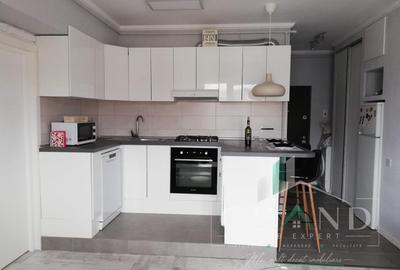 Apartament cu 2 camere semidecomandat, mobilat în Iris
