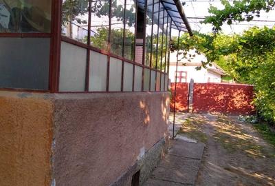 Casă cu 4 camere în Hetiur