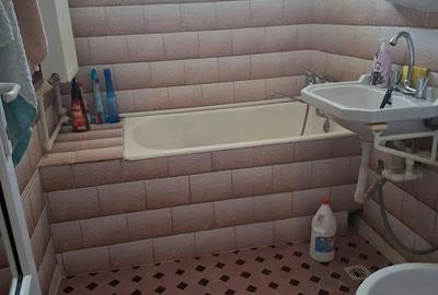 Apartament cu 2 camere semidecomandat în Fetești-Gară