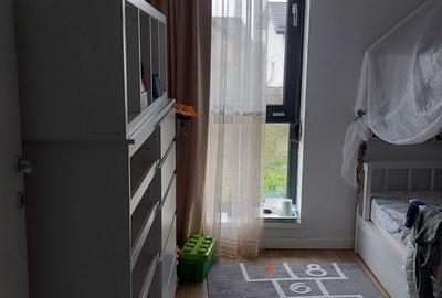 Casă cu 4 camere cu Teren 50 Mp în Central