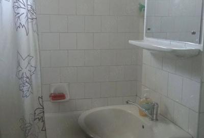 Apartament cu 2 camere decomandat în Micro 20