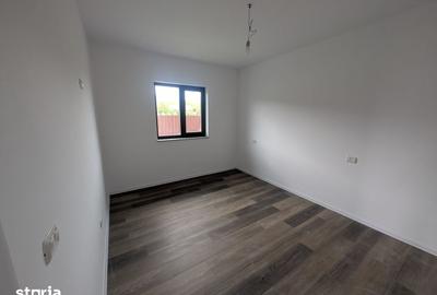 Casă cu 4 camere cu Teren 350 Mp în Hemeiuș