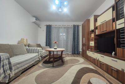Apartament cu 2 camere decomandat în Casa de Cultură
