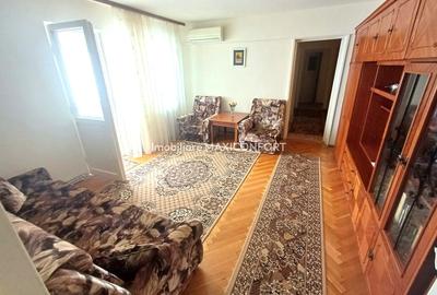 Apartament cu 4 camere semidecomandat în Hipodrom