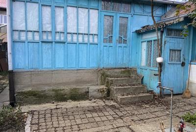 Casă cu Teren 200 Mp în Central