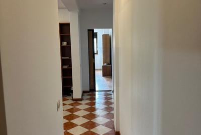Apartament cu 4 camere decomandat, mobilat în Cotroceni