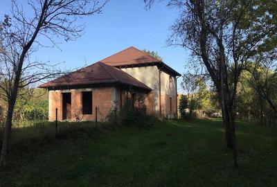 Casă cu Teren 1000 Mp în Runcu - 1