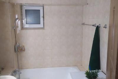 Apartament cu 4 camere decomandat în Ultracentral