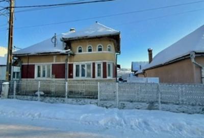 Casă cu 5 camere cu Teren 1100 Mp în Hodac - 9