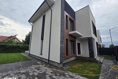 Casă cu 5 camere cu Teren 330 Mp în Central