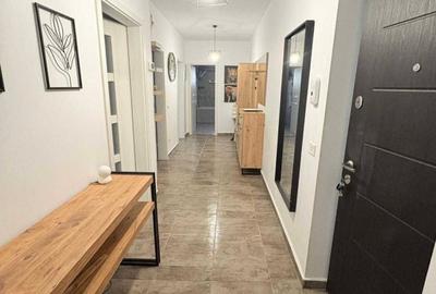 Apartament cu 3 camere în Metalurgiei