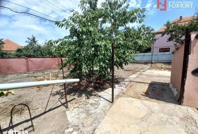 Casă cu 4 camere cu Canalizare în Crișan