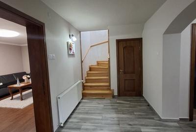 Casă cu 4 camere decomandat în Central - 1