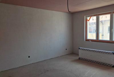 Apartament cu 2 camere decomandat în Central - 1