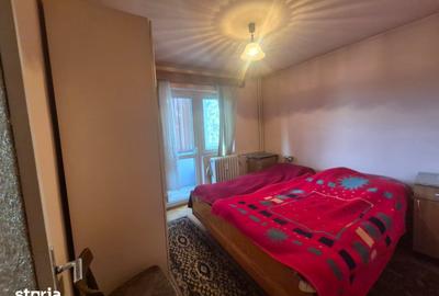 Apartament cu 3 camere decomandat în Podgoria