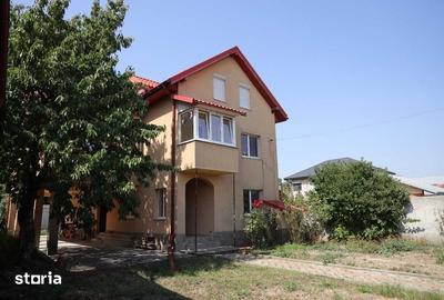 Casă cu 4 camere cu Teren 295 Mp în Central
