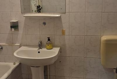 Garsonieră decomandată în Costin Georgian