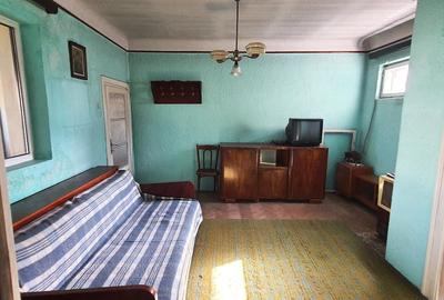 Casă cu 5 camere cu Teren 290 Mp în Republicii - 2
