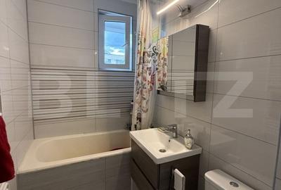 Apartament cu 4 camere semidecomandat în Central