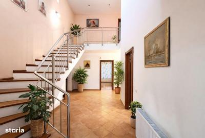 Casă cu 5 camere cu Teren 800 Mp în Ferme - 3