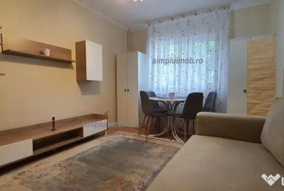 Garsonieră decomandată în Sud