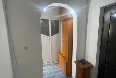 Apartament cu 3 camere semidecomandat în Ostroveni - 2