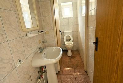 Casă individuală cu 10 camere cu Canalizare în Central - 38