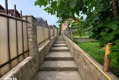 Casă cu 4 camere cu Teren 580 Mp în Podu Roș