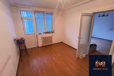 Apartament cu 3 camere semidecomandat în Ultracentral