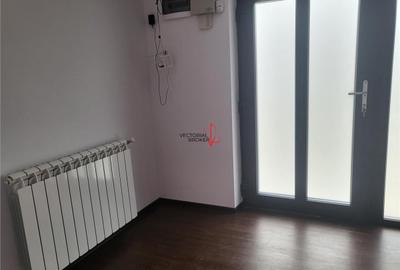 Casă cu 5 camere cu Teren 883 Mp în Central