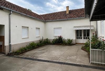 Casă cu 8 camere cu Teren 1470 Mp în Central