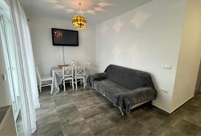 Apartament cu 3 camere decomandat în Exterior Vest