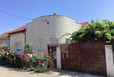 Casă cu 3 camere cu Teren 440 Mp în Central - 4