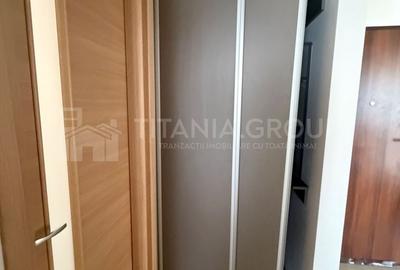 Apartament cu 2 camere semidecomandat în Tractorul - 9